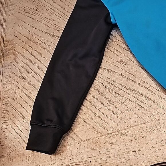 Jordan sweater size 5-6 - Picture 8 of 10